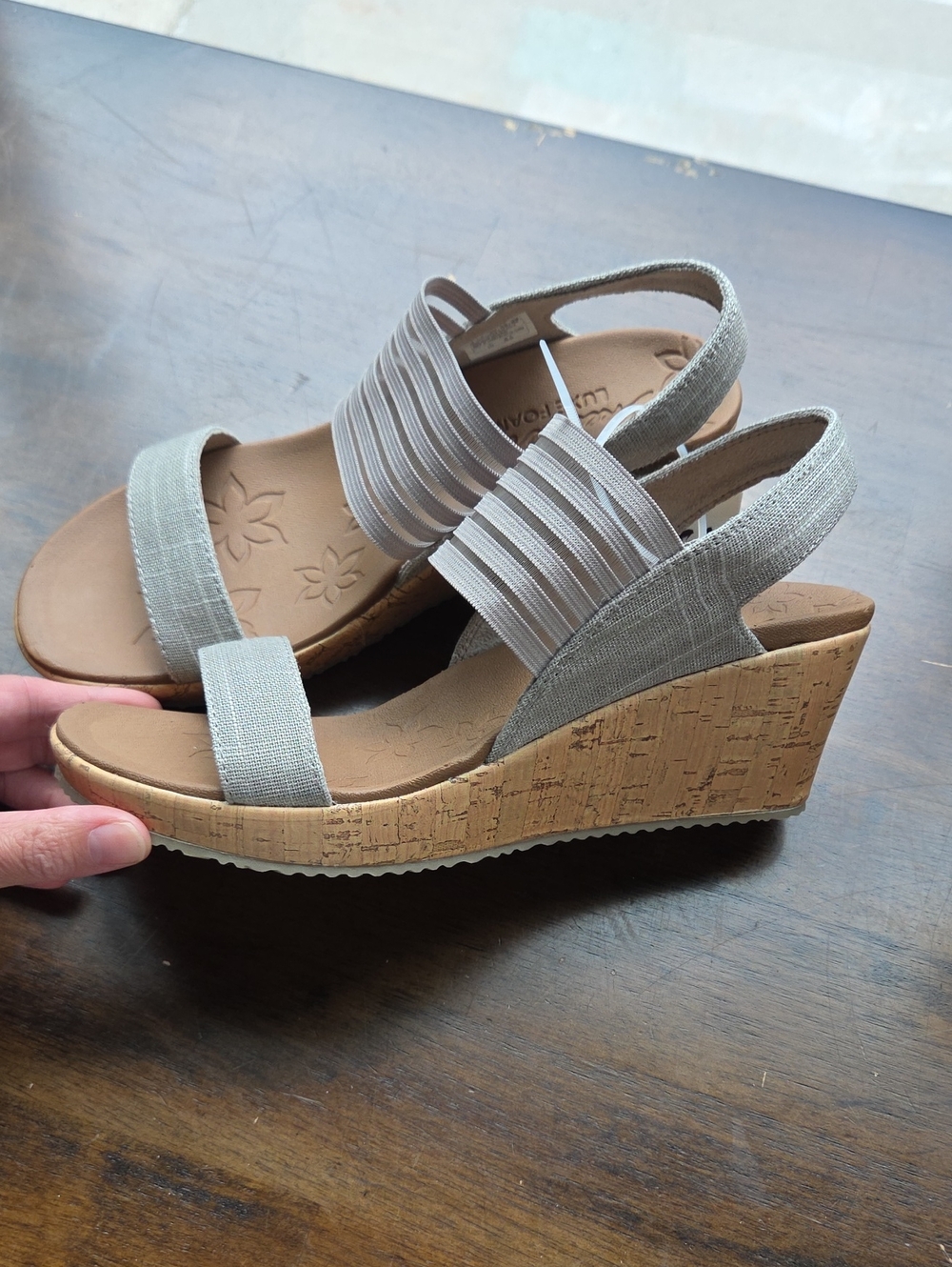 Skechers Size 9 Women’s Tan Wedge Sandals with Elastic Straps NEW